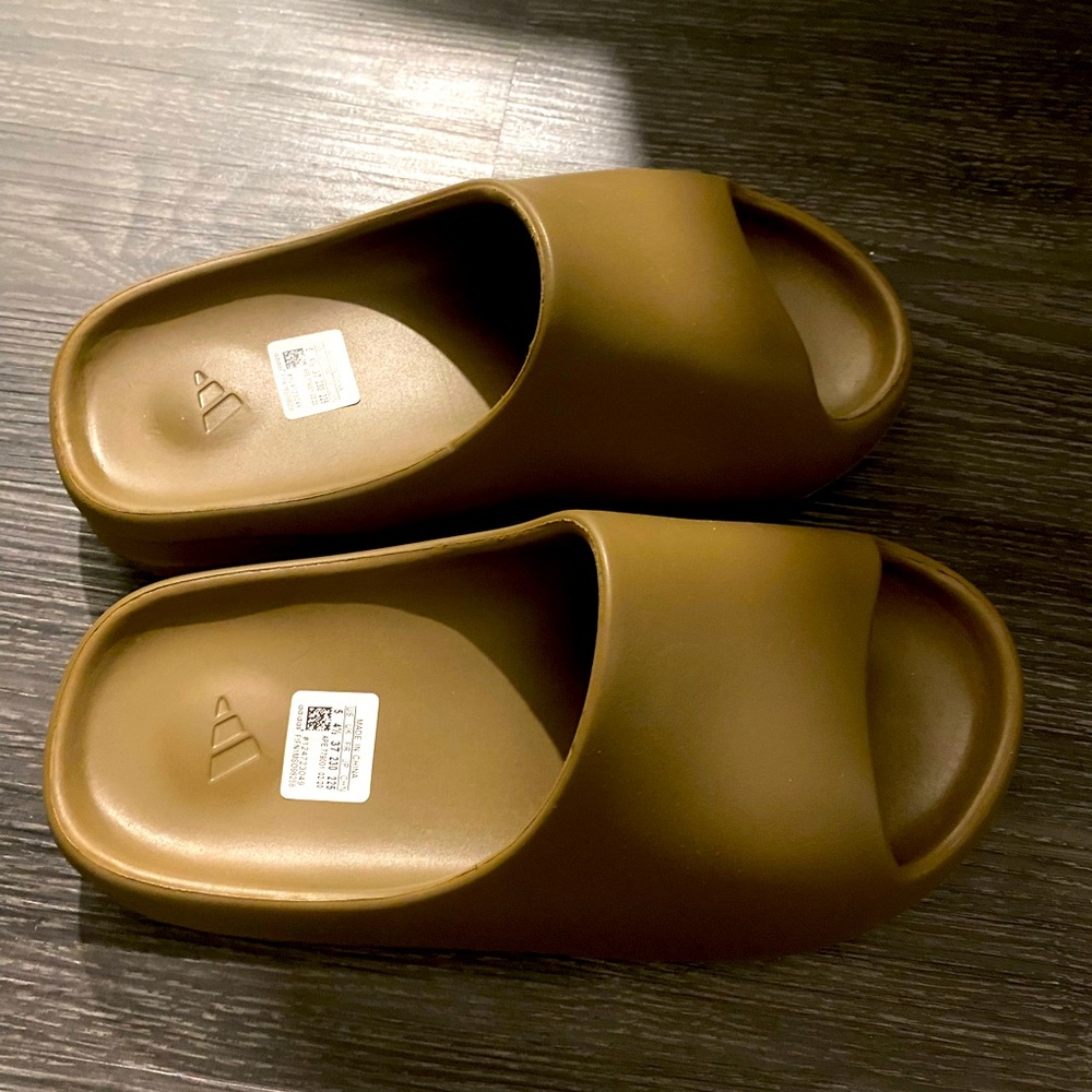 Yeezy Adidas slides